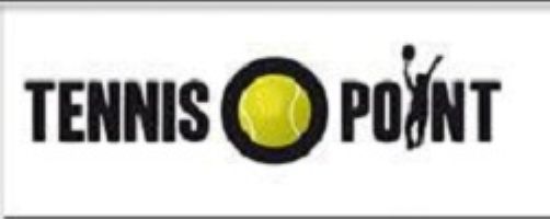 Schwarzer Schriftzug „TENNIS POINT“ mit einem gelben Tennisball als „O“ und einer stilisierten Spielerfigur auf weißem Hintergrund.